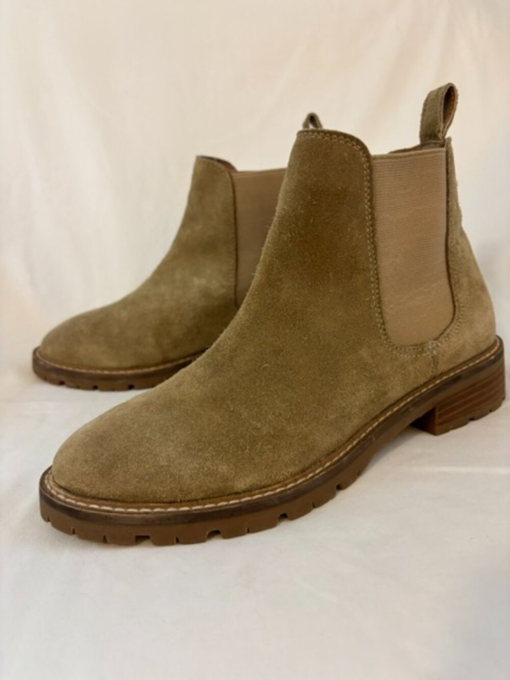 Steve Madden Leopold Suede Leather Chelsea Boot in Oatmeal Women's Size 9M